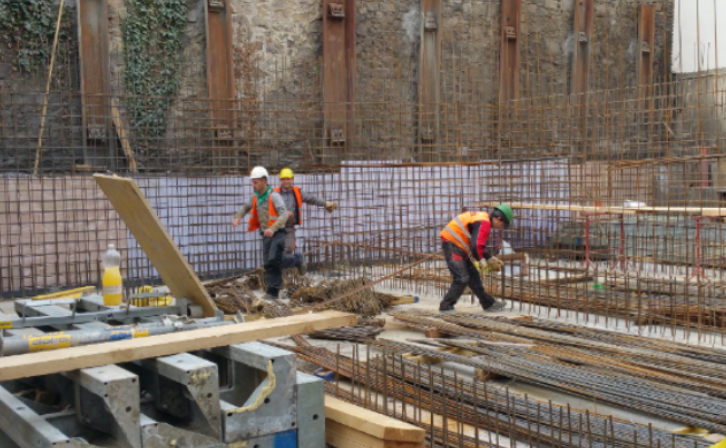 Preparation for sawing aluminum
